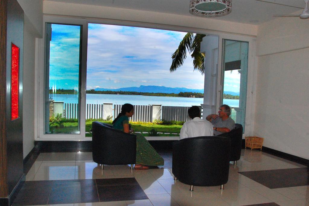 Hotel Blue Waters Kundapur Esterno foto